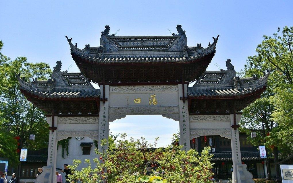 女生应该建议早点结婚吗？ 年龄大了就生不出孩子了游戏画面